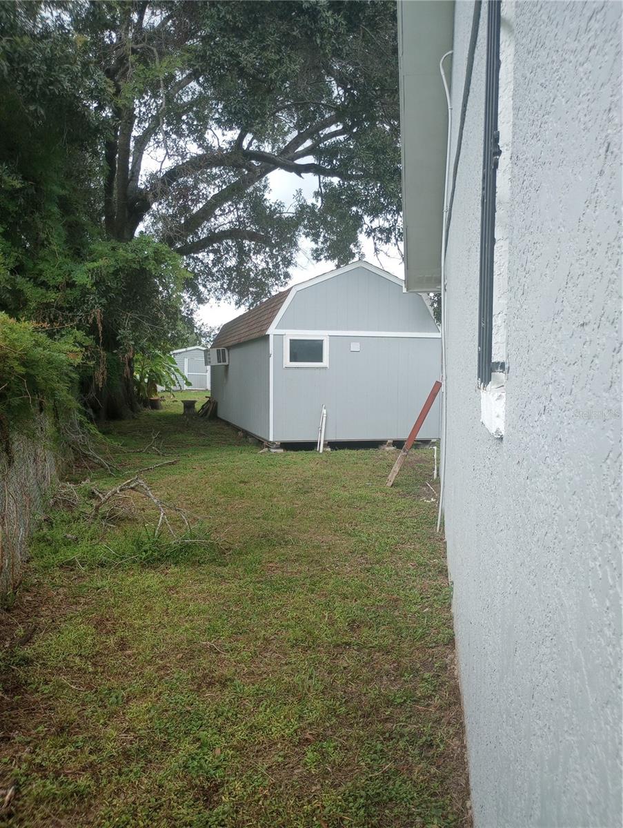 2006 Smith St Property Photo 42