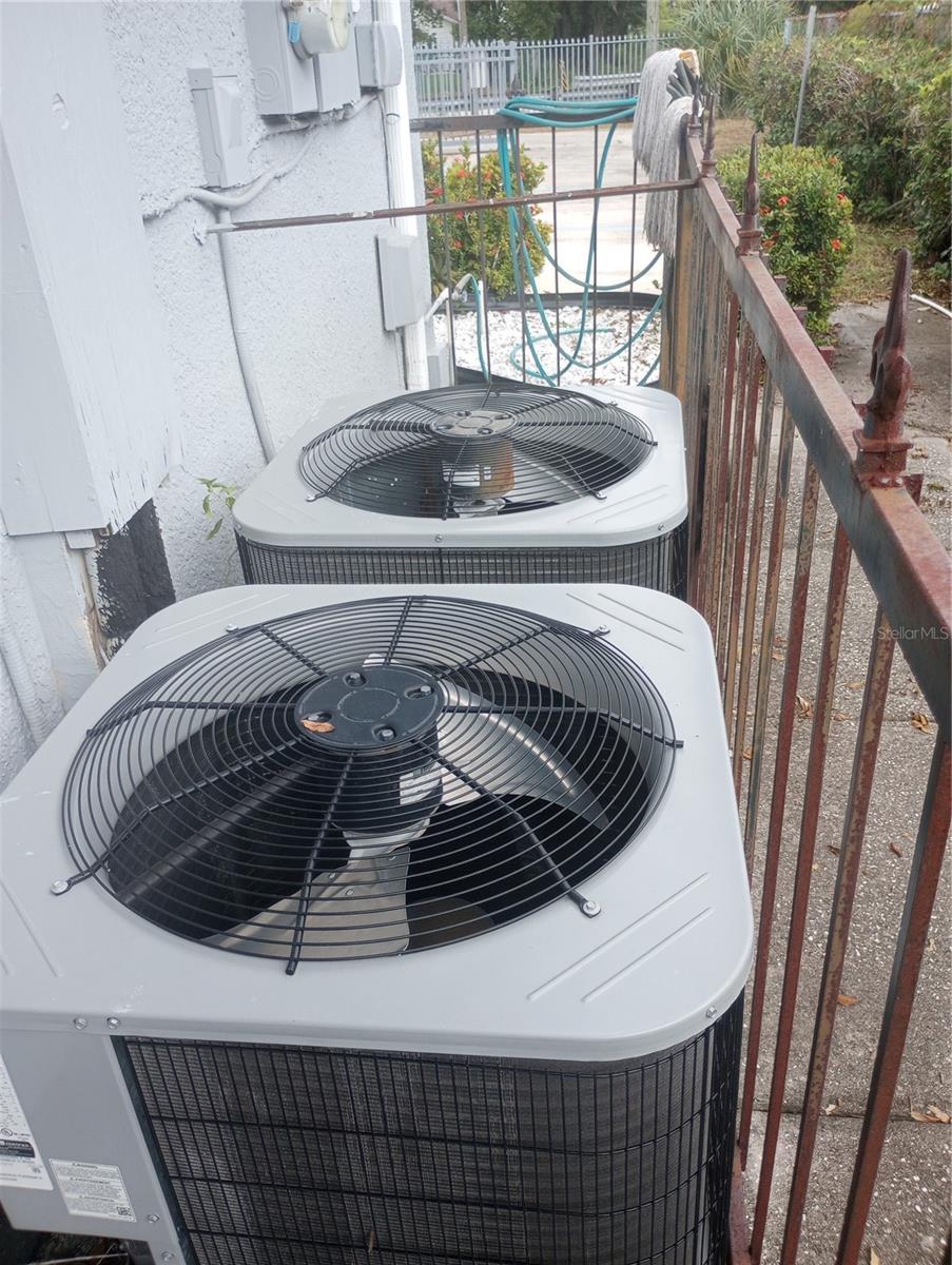 2006 Smith St Property Photo 45