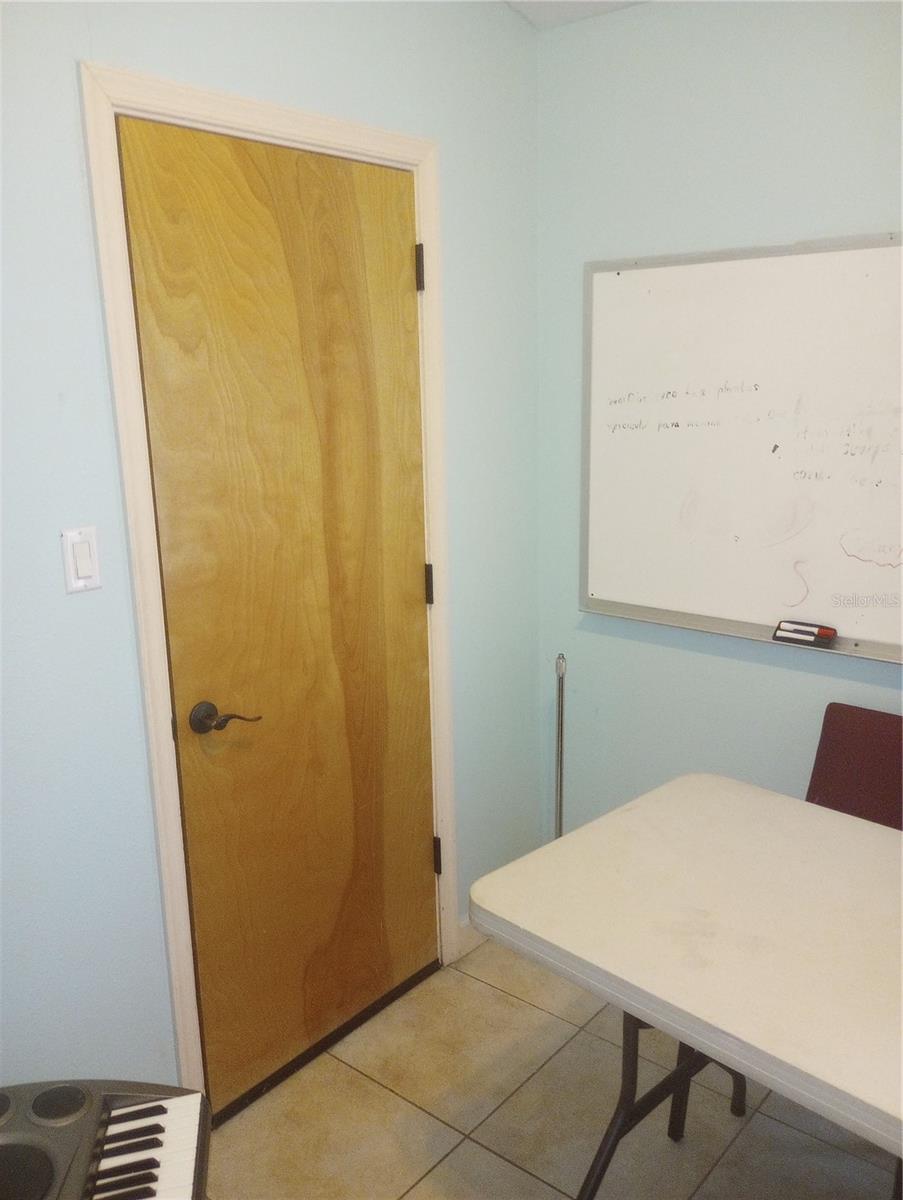 2006 Smith St Property Photo 49