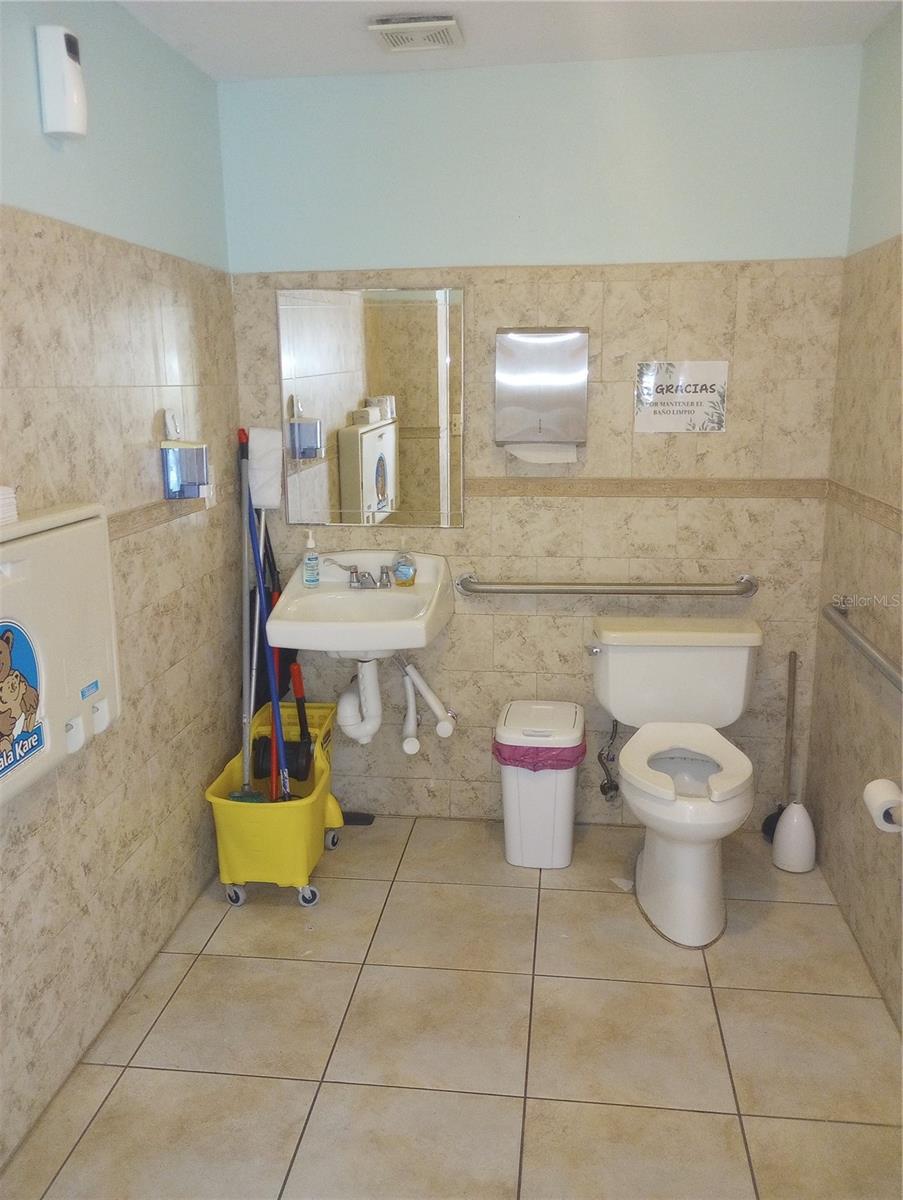 2006 Smith St Property Photo 53