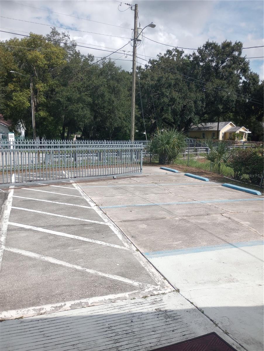 2006 Smith St Property Photo 60