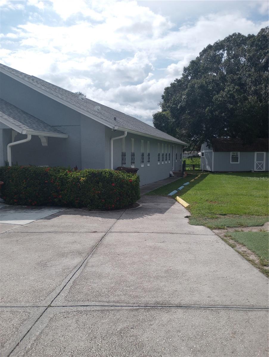 2006 Smith St Property Photo 69