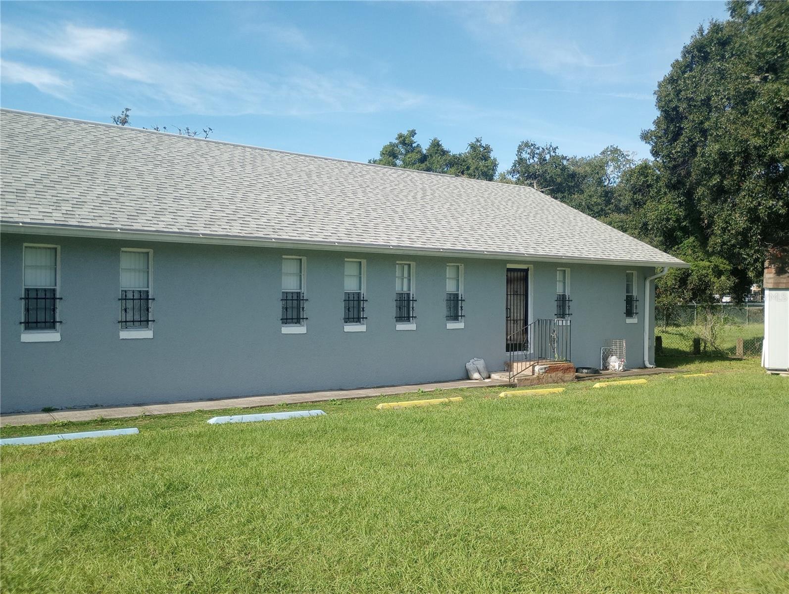 2006 Smith St Property Photo 76