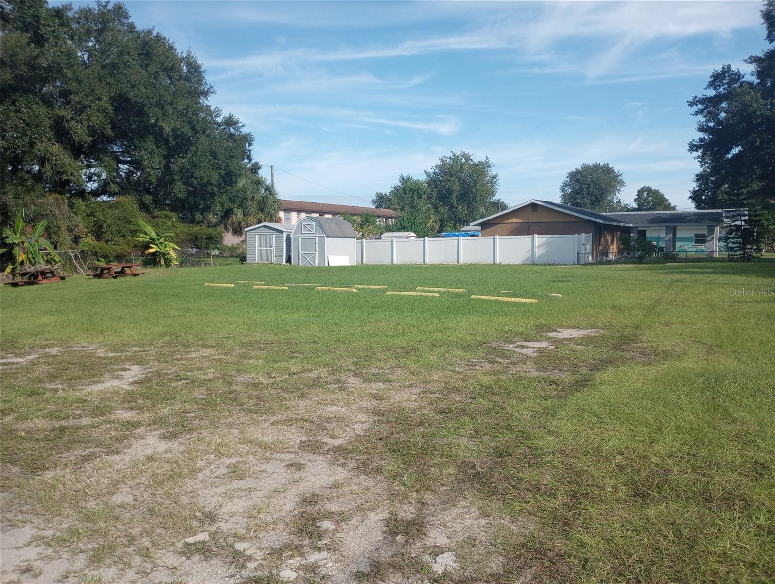 2006 Smith St Property Photo 78