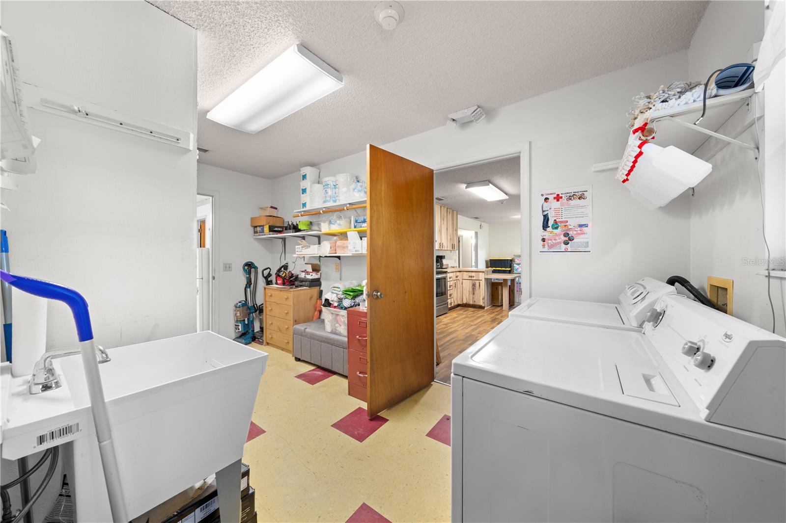 102 S Highland St Property Photo 20