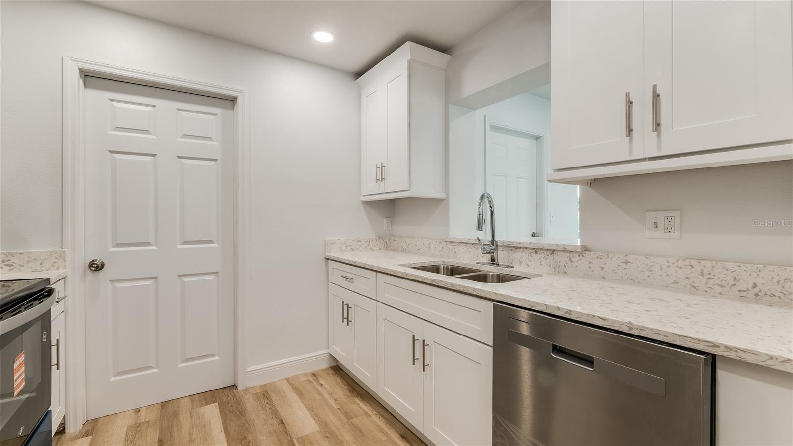 4294 Nimons St Property Photo 16