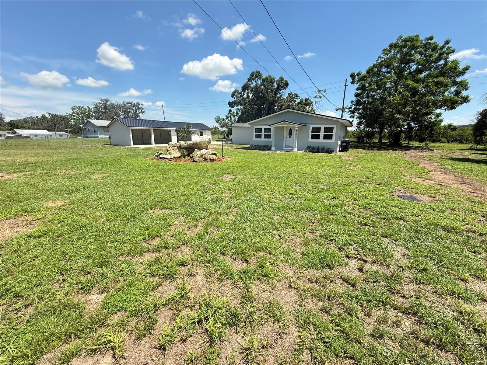 426 Becton St Property Photo 3