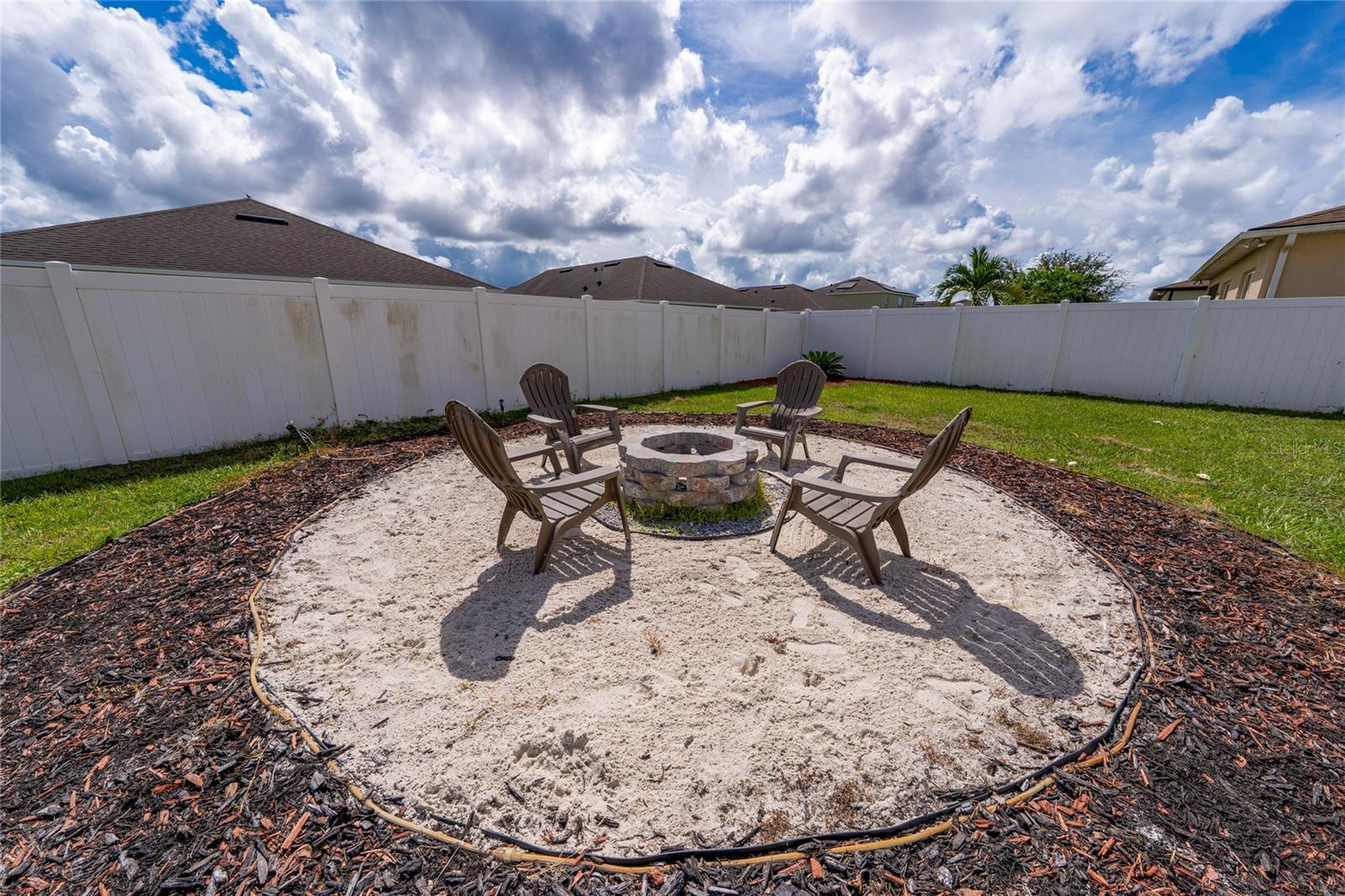 1663 Gentle Breeze Dr Property Photo 9