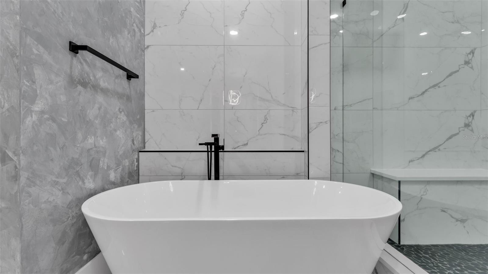 1632 Regal Cove Ct Property Photo 38