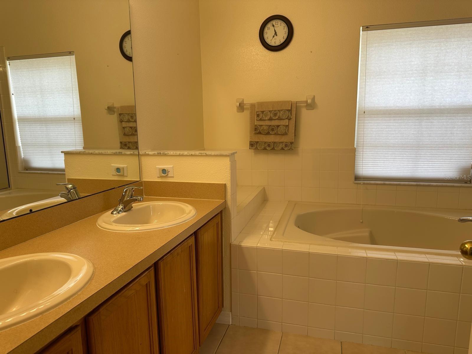 4002 Bougainvillea Pl Property Photo 25
