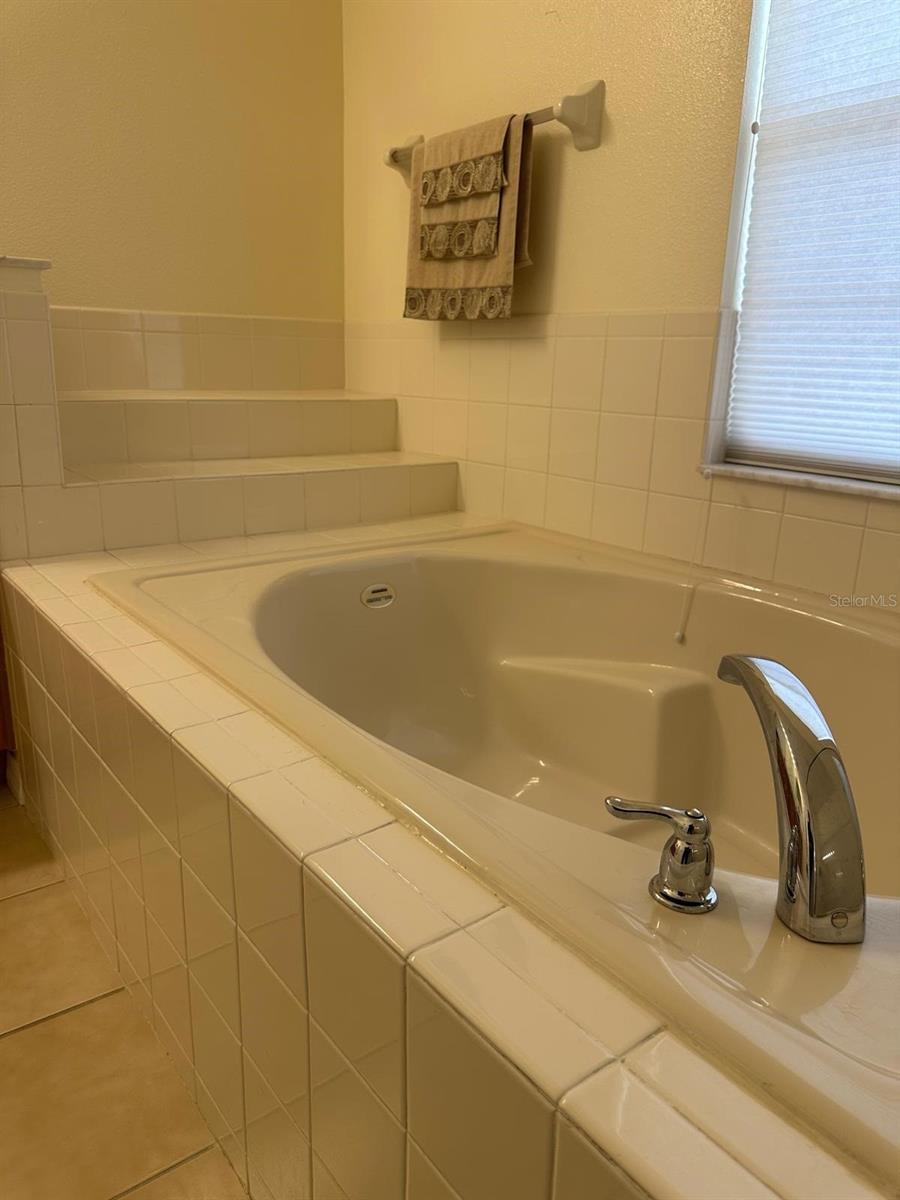 4002 Bougainvillea Pl Property Photo 26
