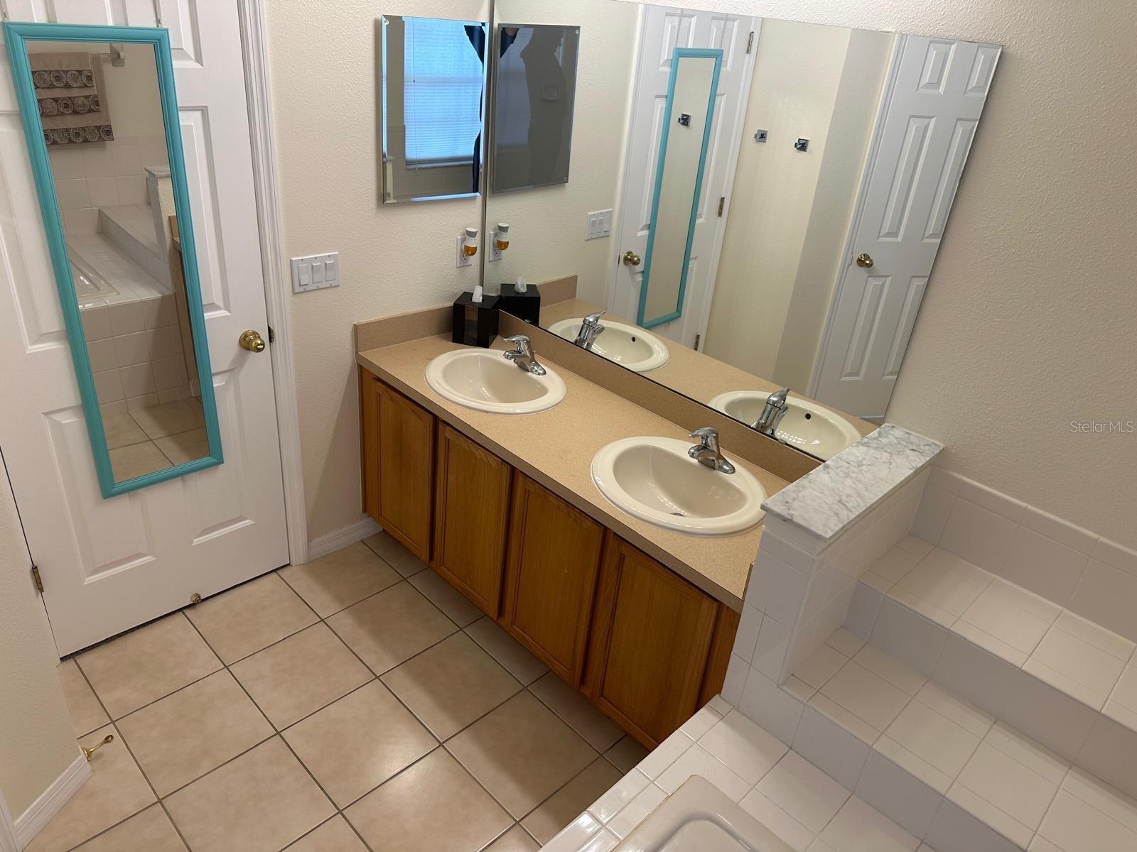 4002 Bougainvillea Pl Property Photo 28