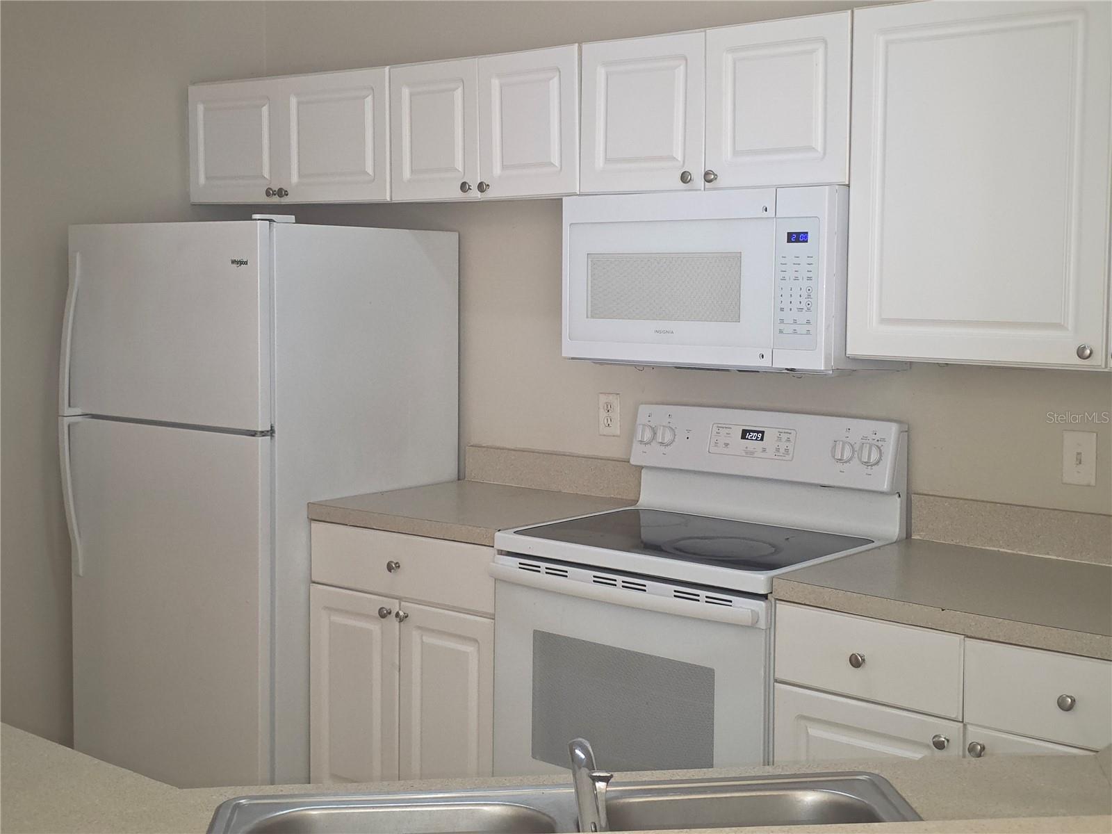 5566 Metrowest Blvd #303 Property Photo 6