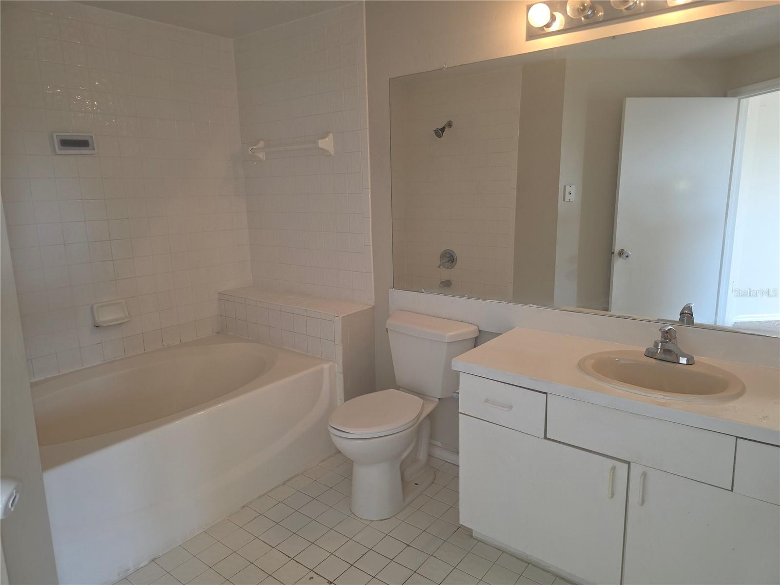 5566 Metrowest Blvd #303 Property Photo 7