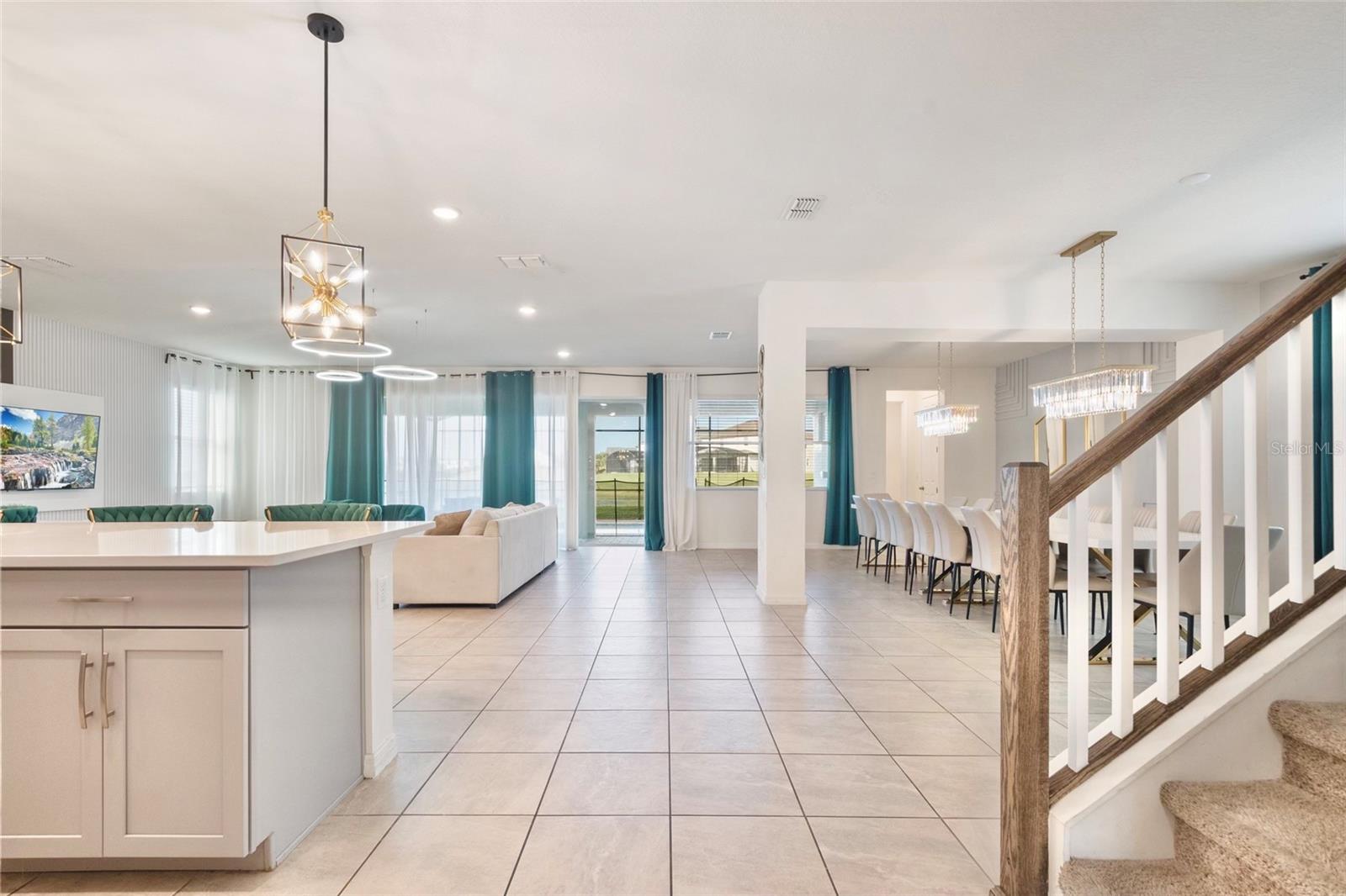 1594 Mermaid Cove Way Property Photo 3