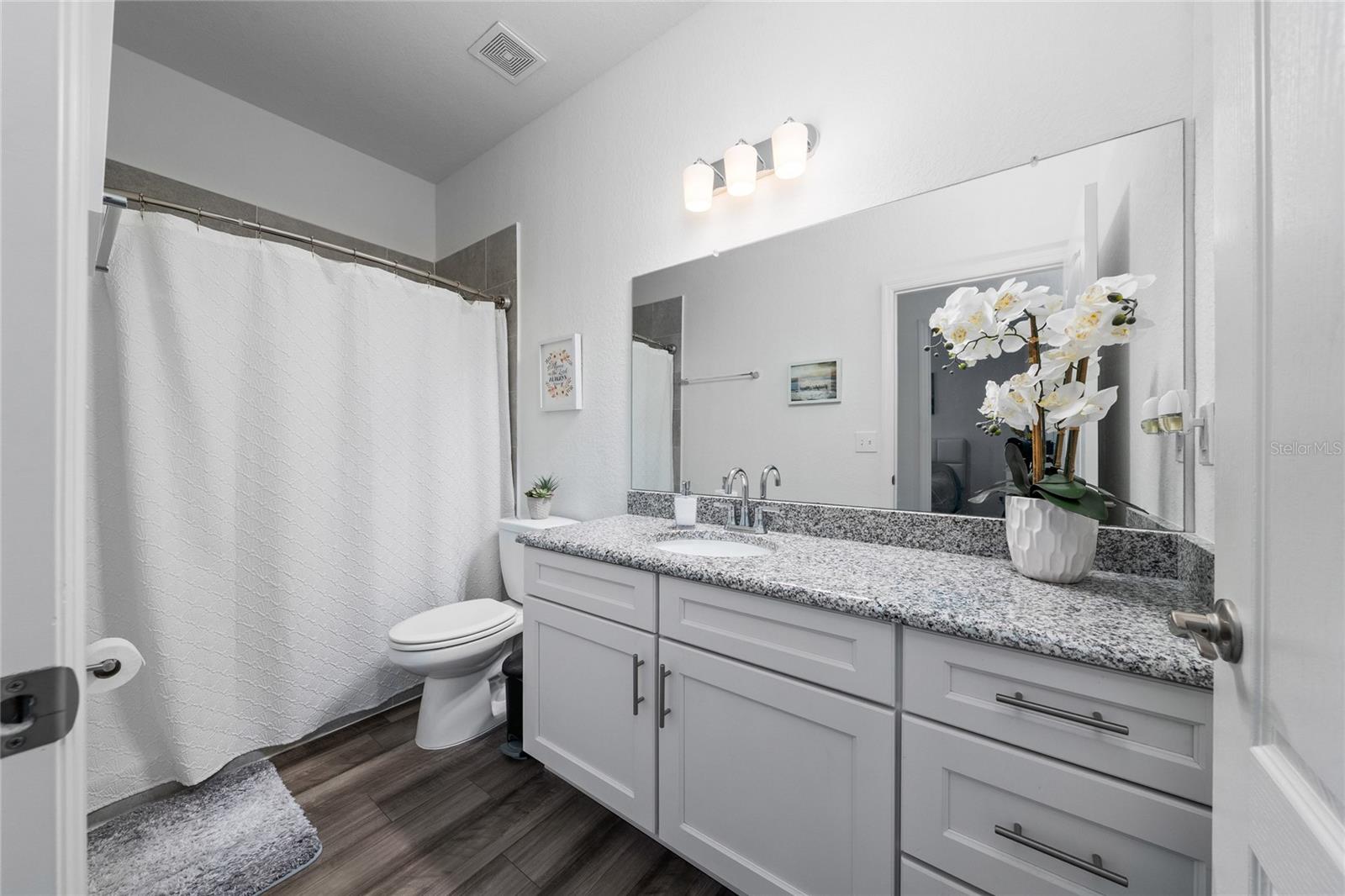 252 Samantha Ave, Property Photo 21