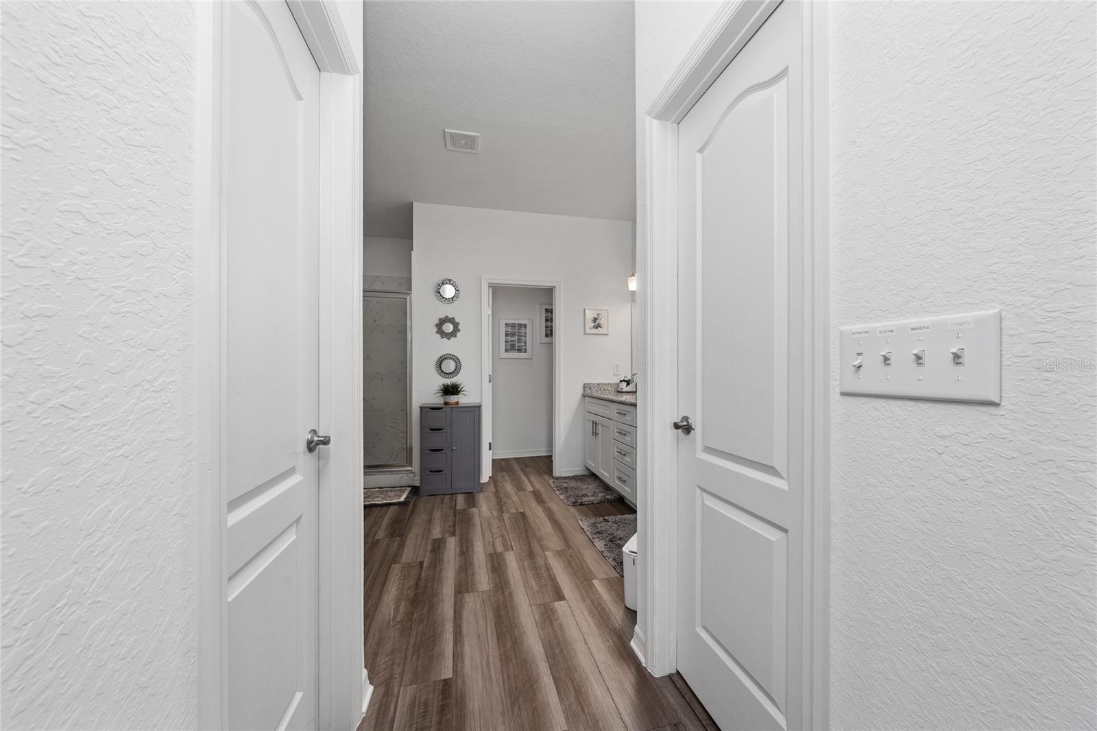 252 Samantha Ave, Property Photo 24