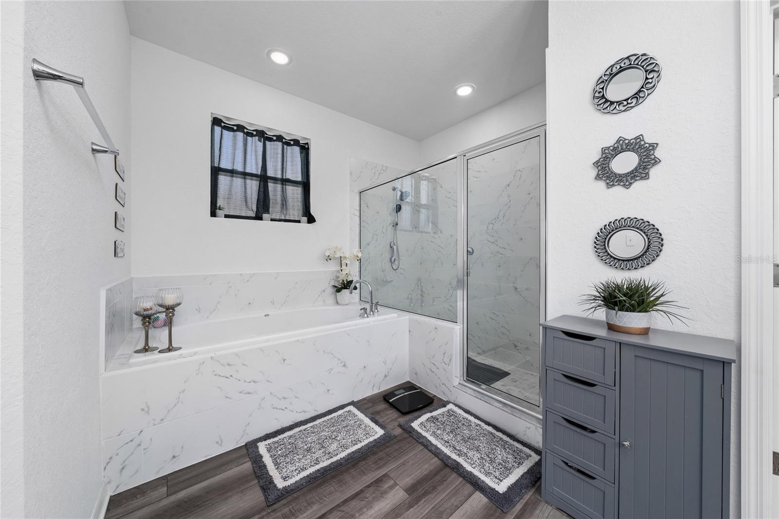 252 Samantha Ave, Property Photo 26