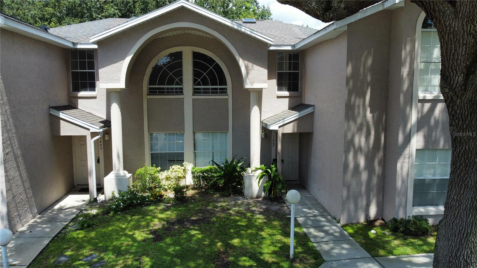 1647 Windsor Oak Ct Property Photo 1