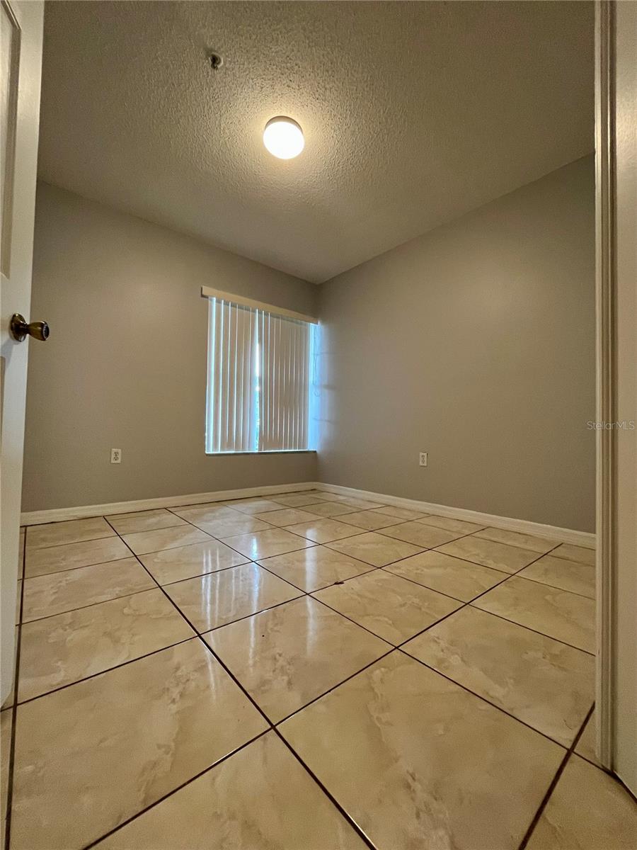 1647 Windsor Oak Ct Property Photo 3