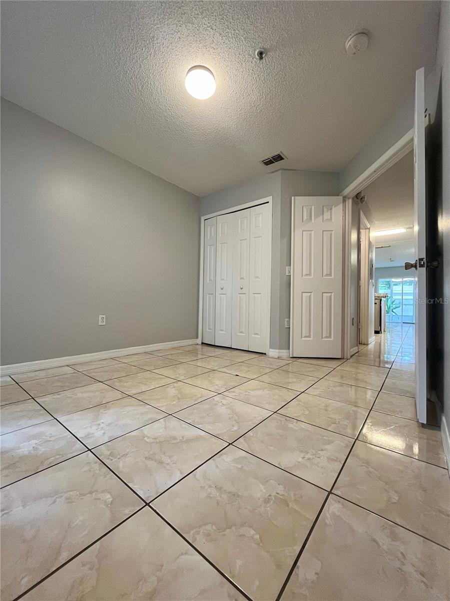 1647 Windsor Oak Ct Property Photo 4