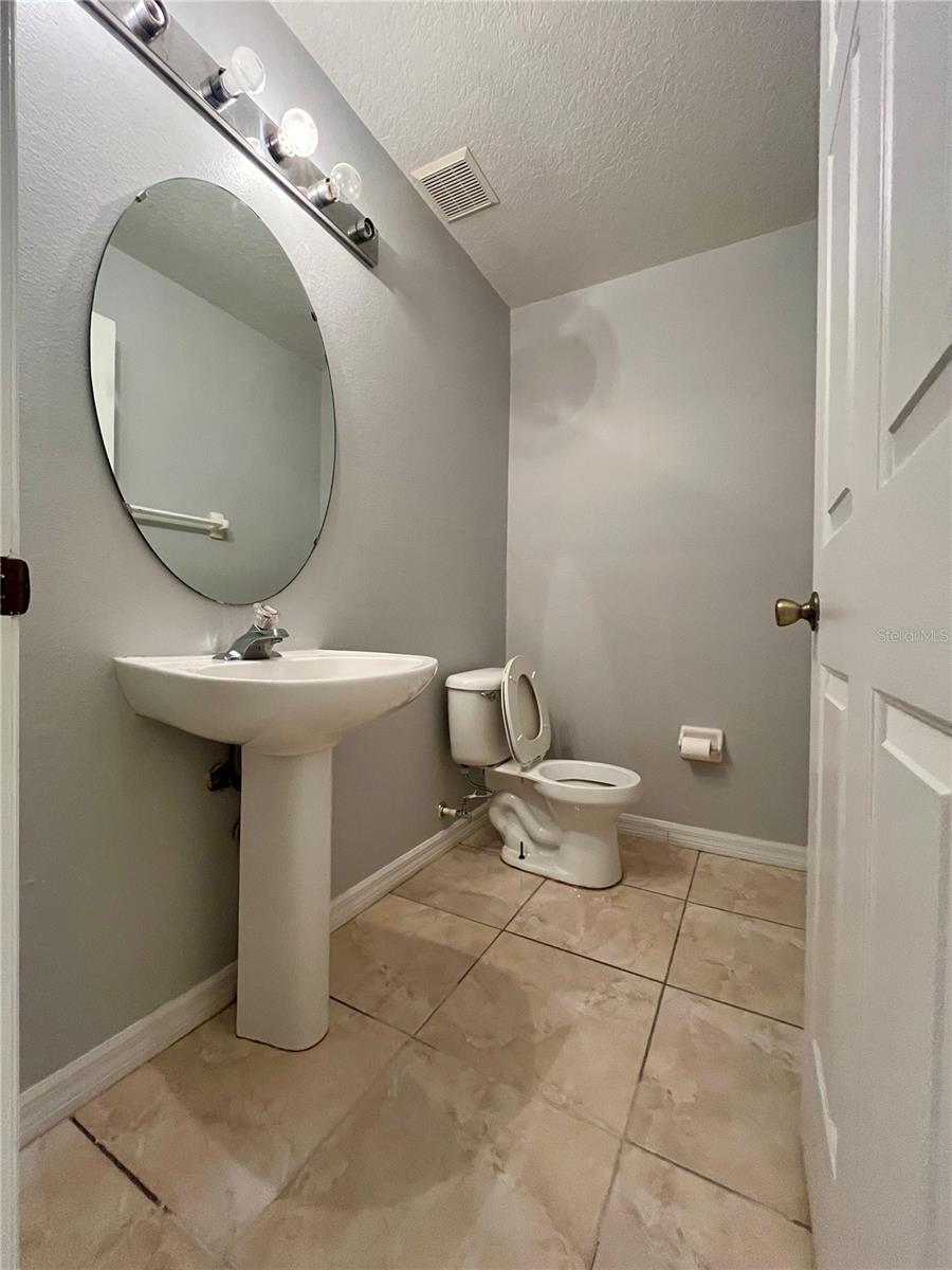 1647 Windsor Oak Ct Property Photo 5
