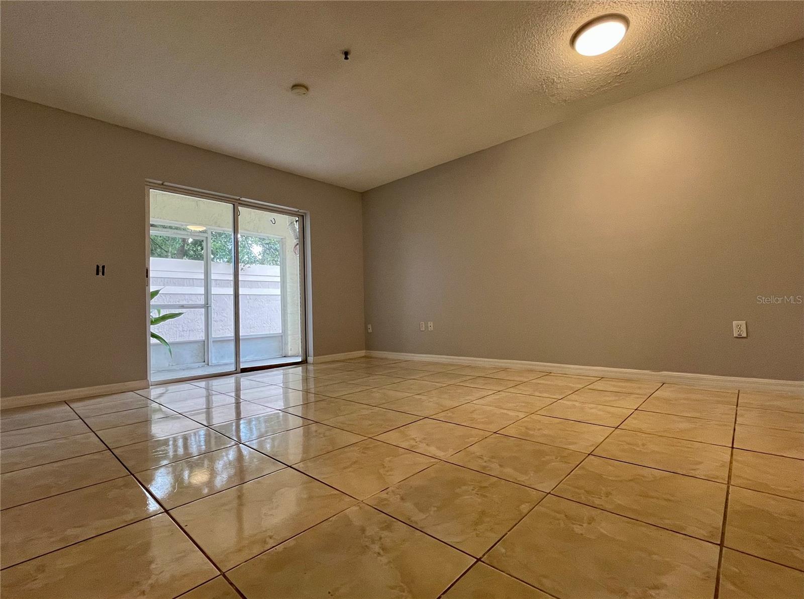 1647 Windsor Oak Ct Property Photo 9