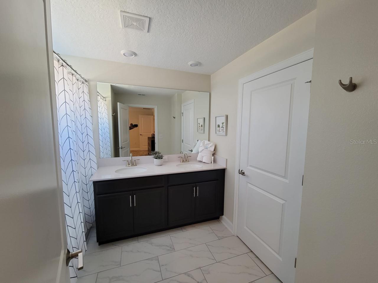 1184 Challenge Dr Property Photo 18