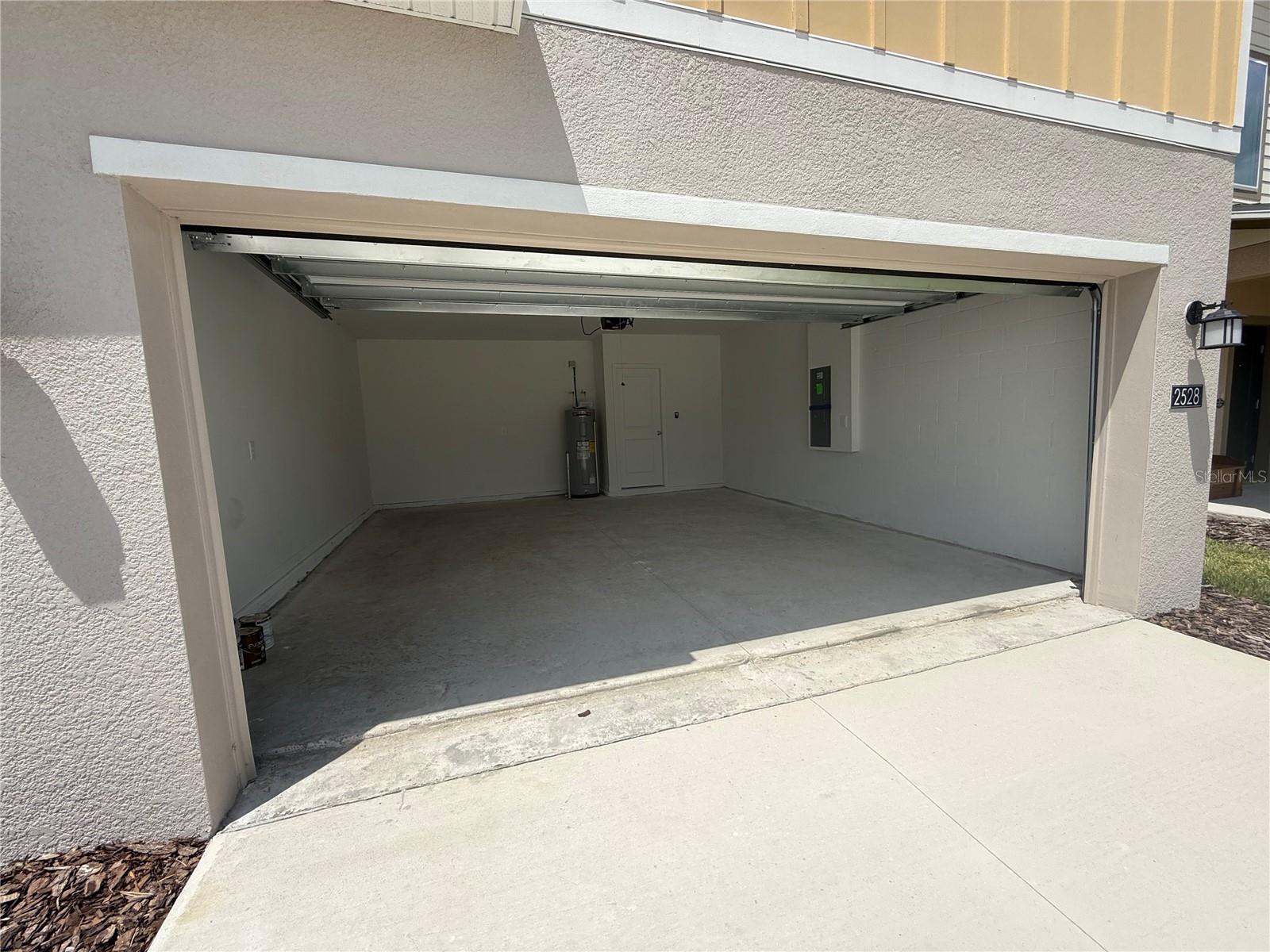 2528 Absolute Ave Property Photo 2