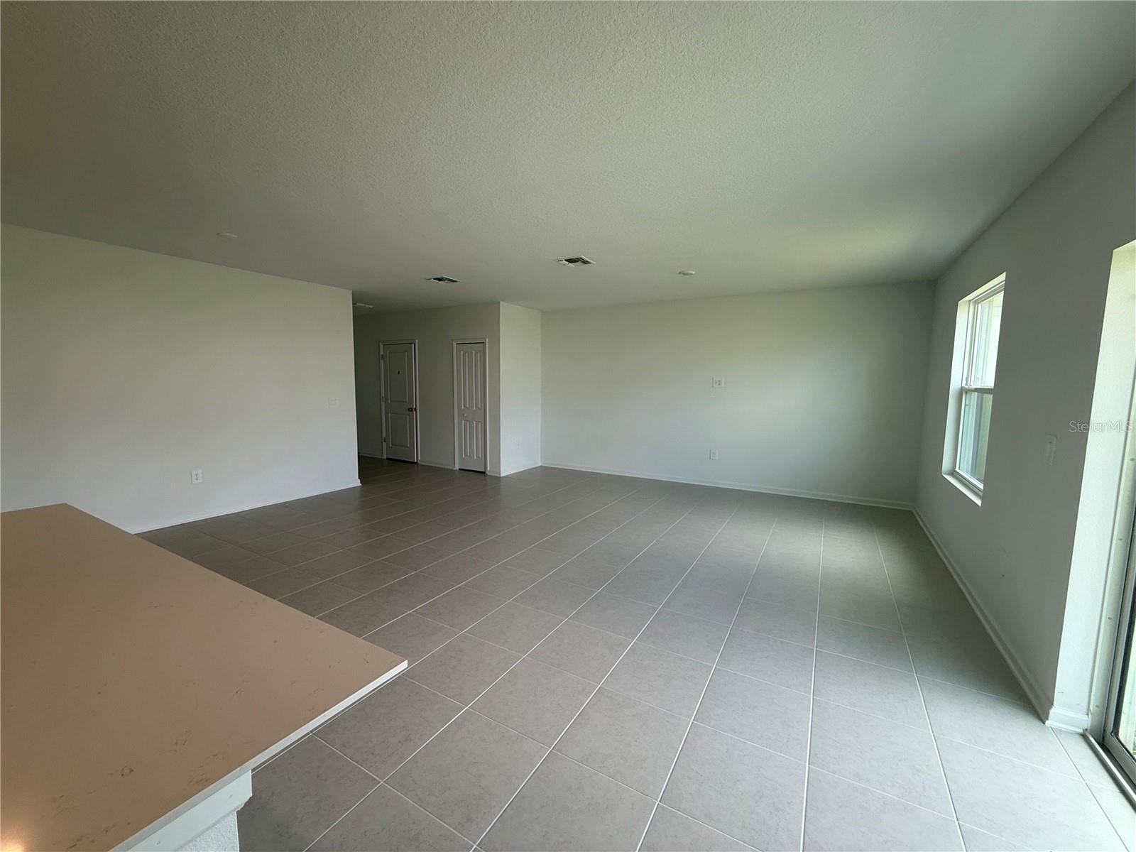 2528 Absolute Ave Property Photo 5