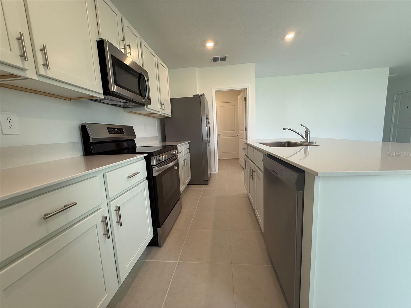 2528 Absolute Ave Property Photo 6