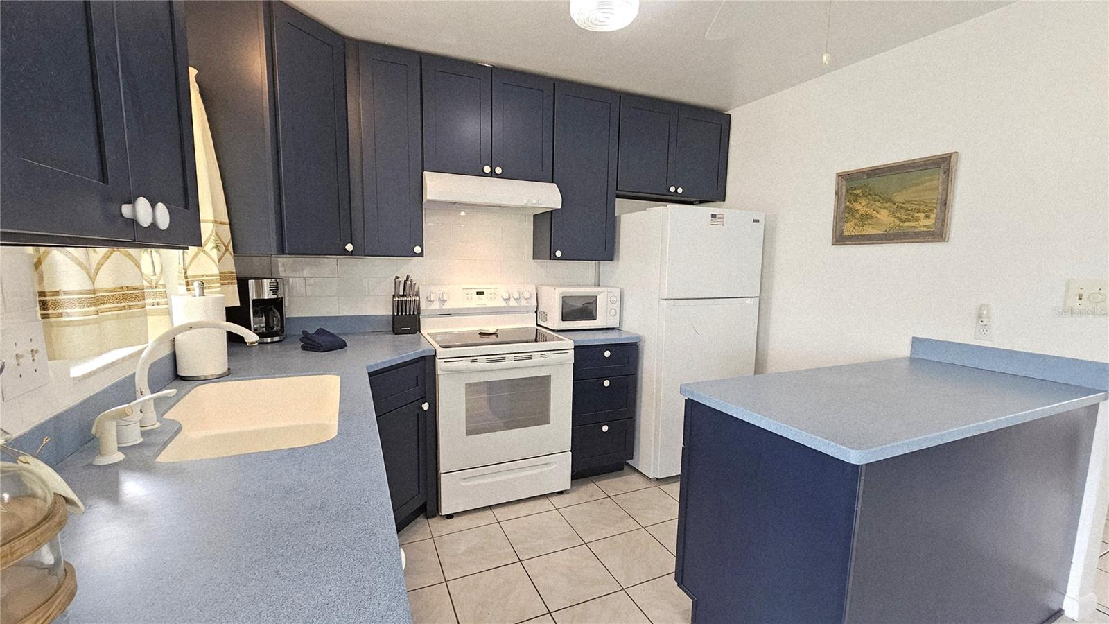 13398 Ballon Ave Property Photo 8