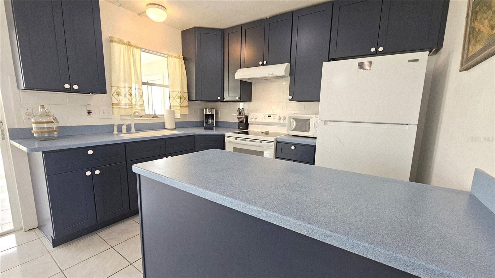 13398 Ballon Ave Property Photo 9