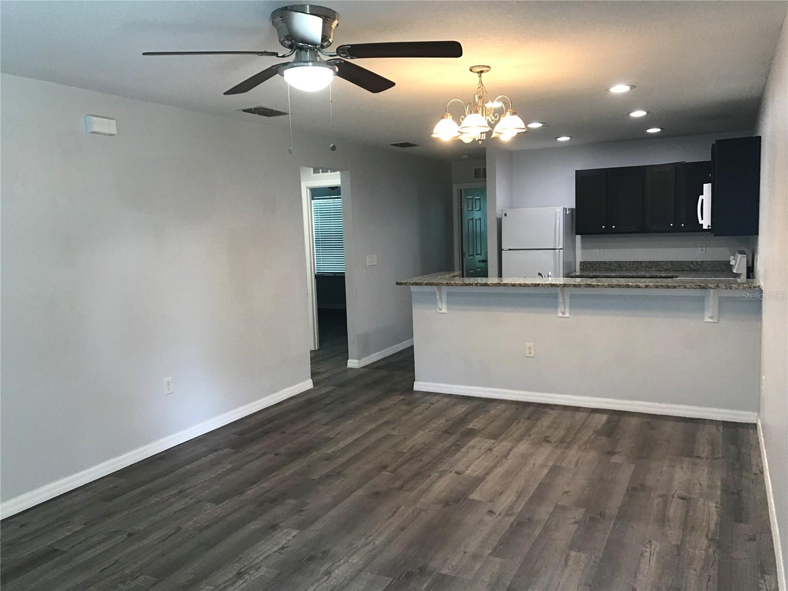 284 Gardner Ln #d Property Photo 5