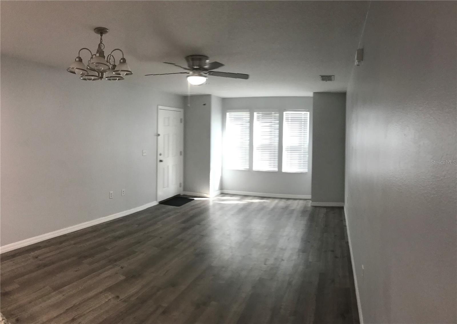 284 Gardner Ln #d Property Photo 6
