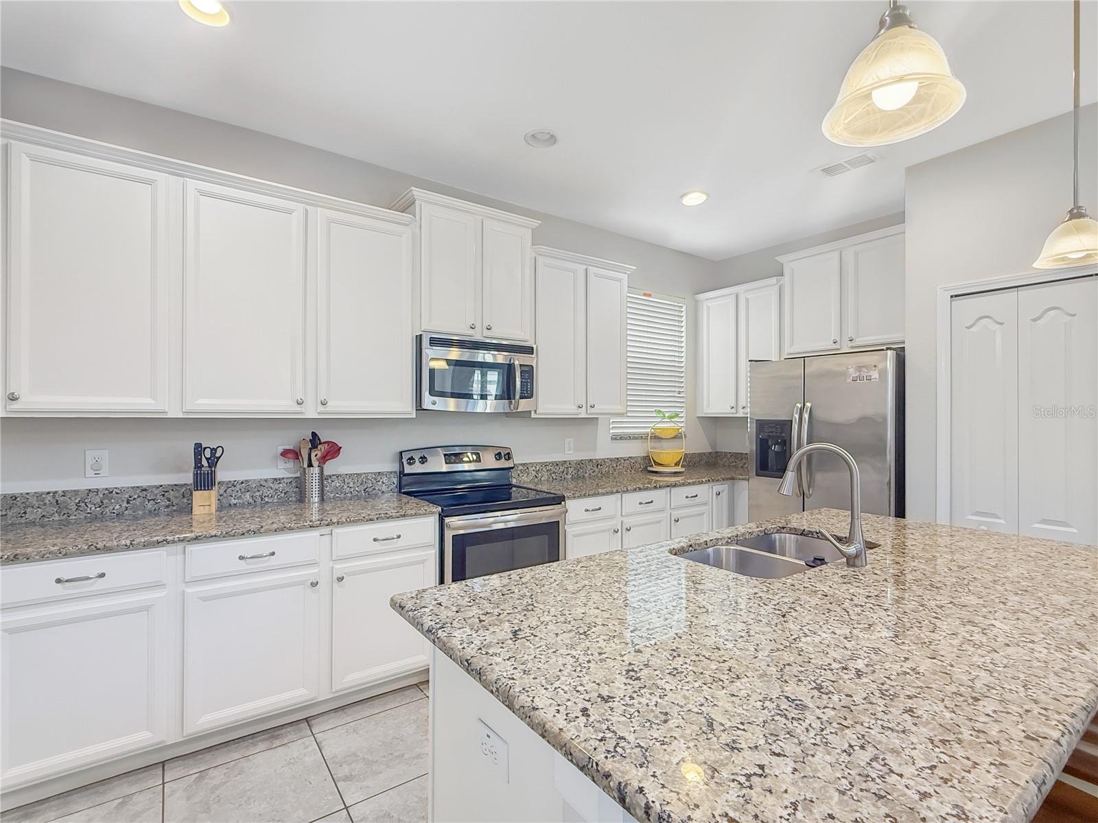 2942 Buccaneer Palm Rd Property Photo 8