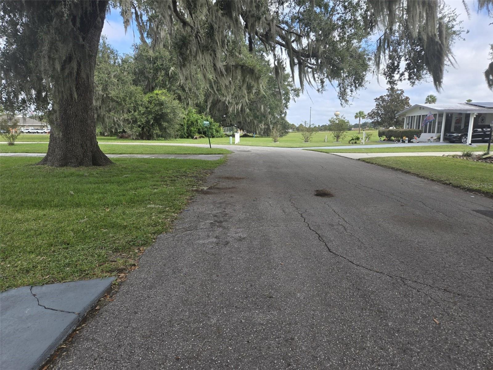 5562 Lansing Dr Property Photo 9