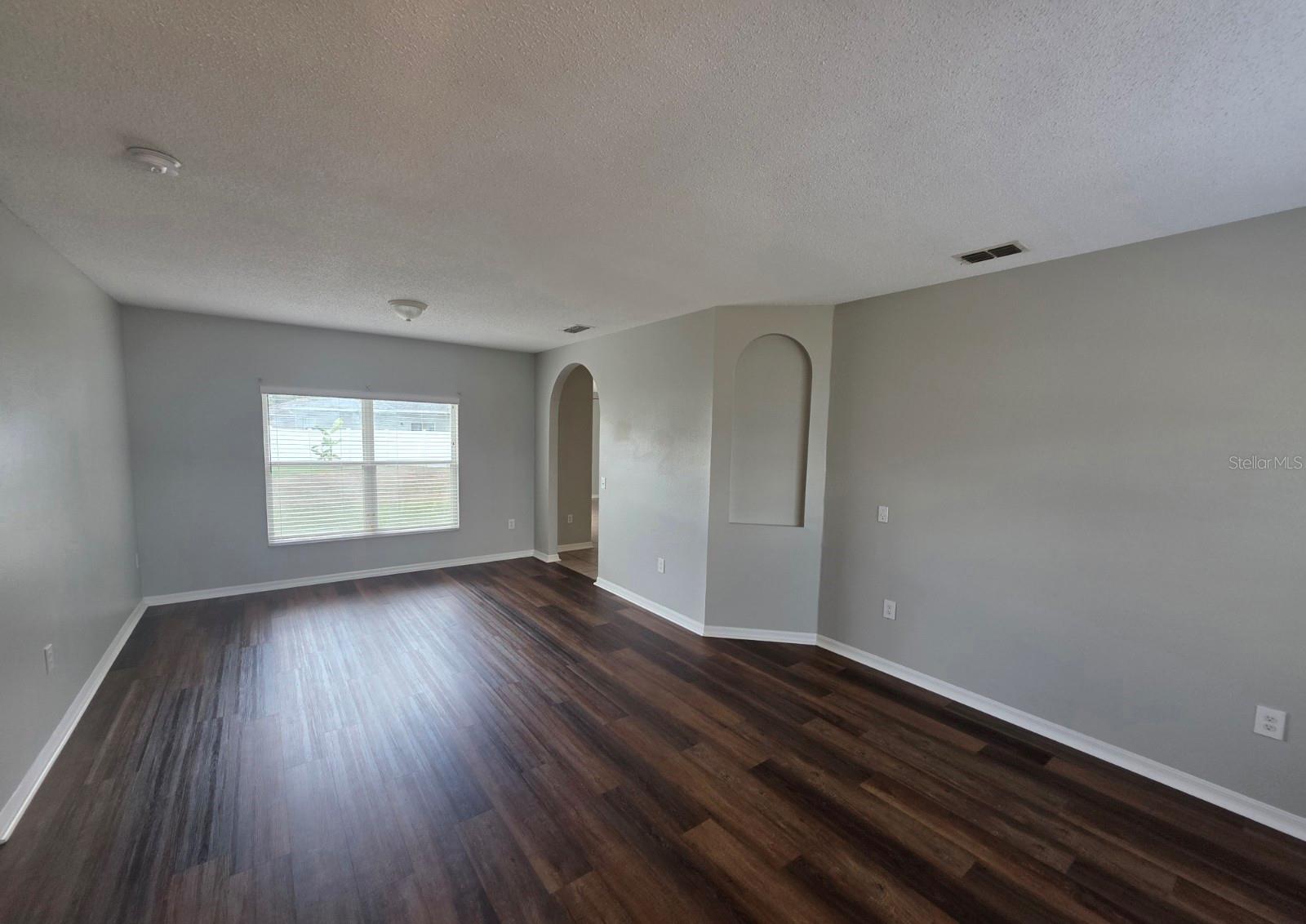579 Kilimanjaro Dr Property Photo 4
