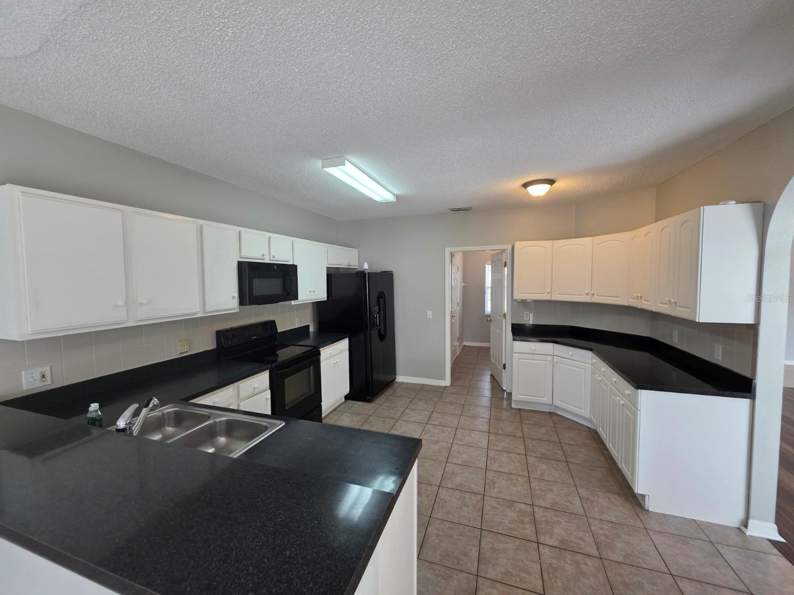 579 Kilimanjaro Dr Property Photo 7