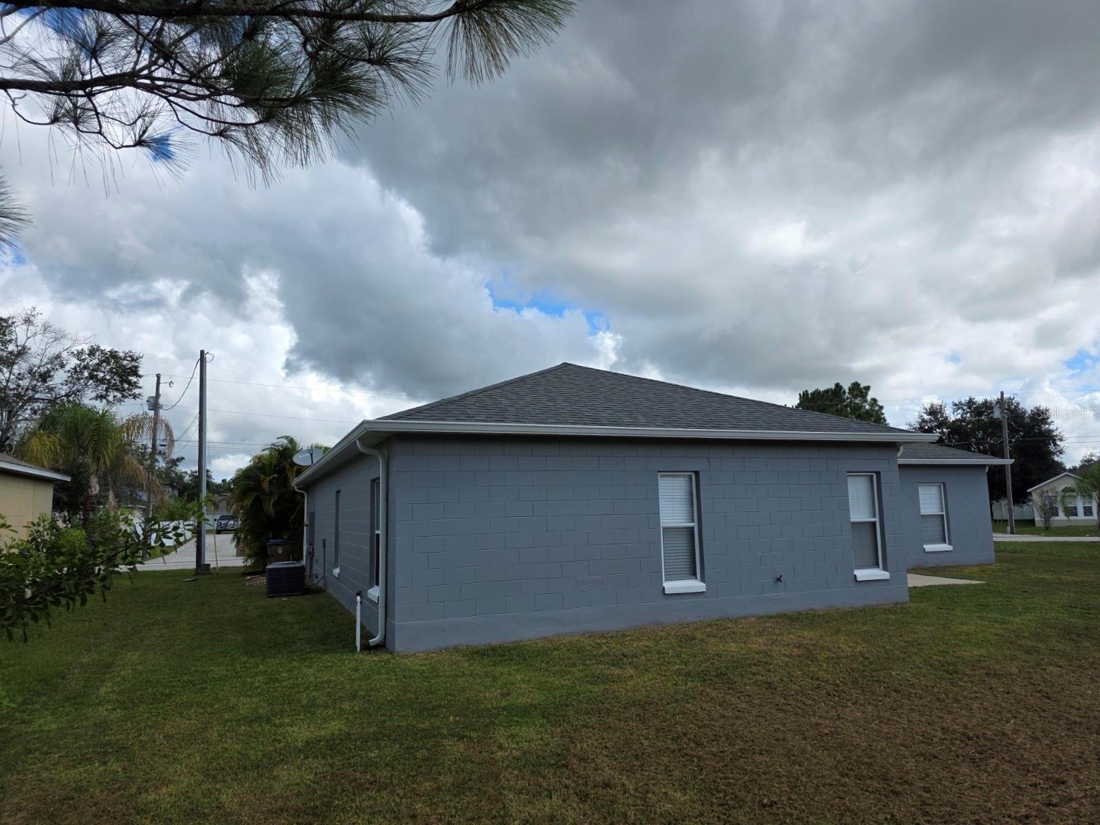 579 Kilimanjaro Dr Property Photo 25