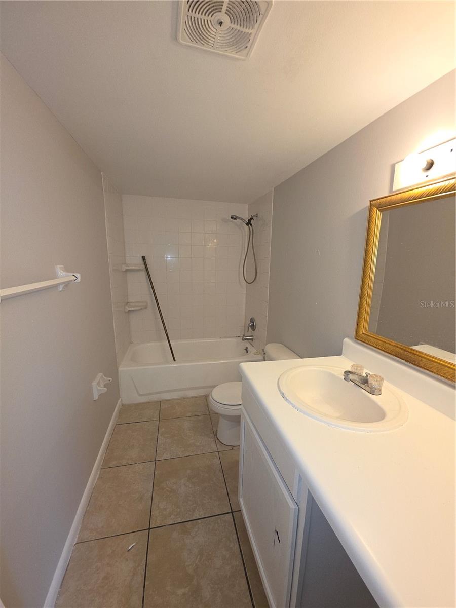 921 W Oak Ridge Rd #921c Property Photo 10