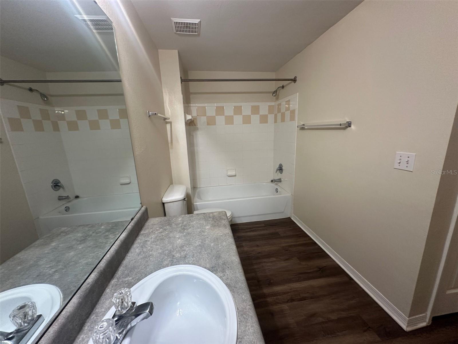 3324 Parkchester Square Blvd #102 Property Photo 16