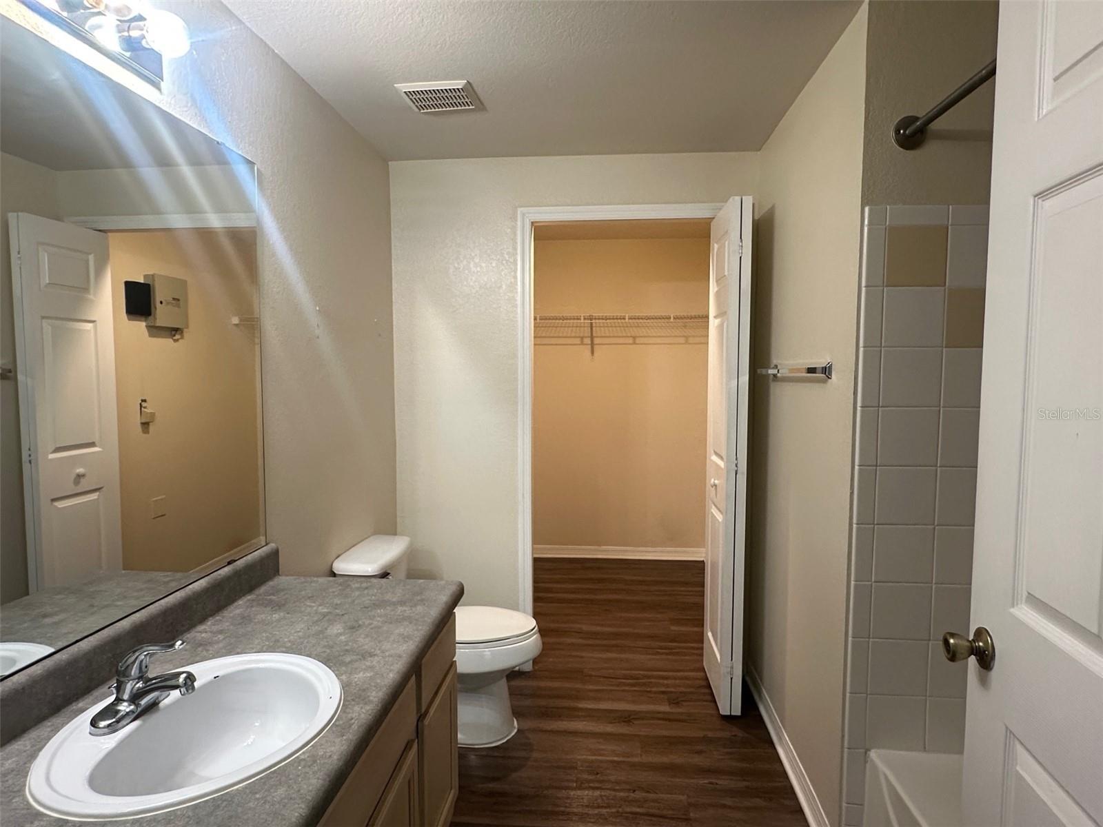 3324 Parkchester Square Blvd #102 Property Photo 21