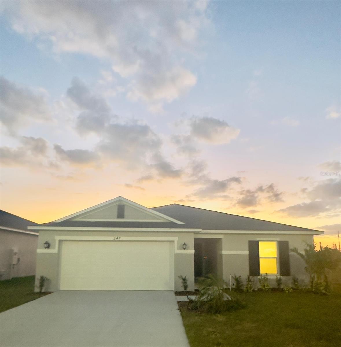 247 SUMMERLIN LOOP