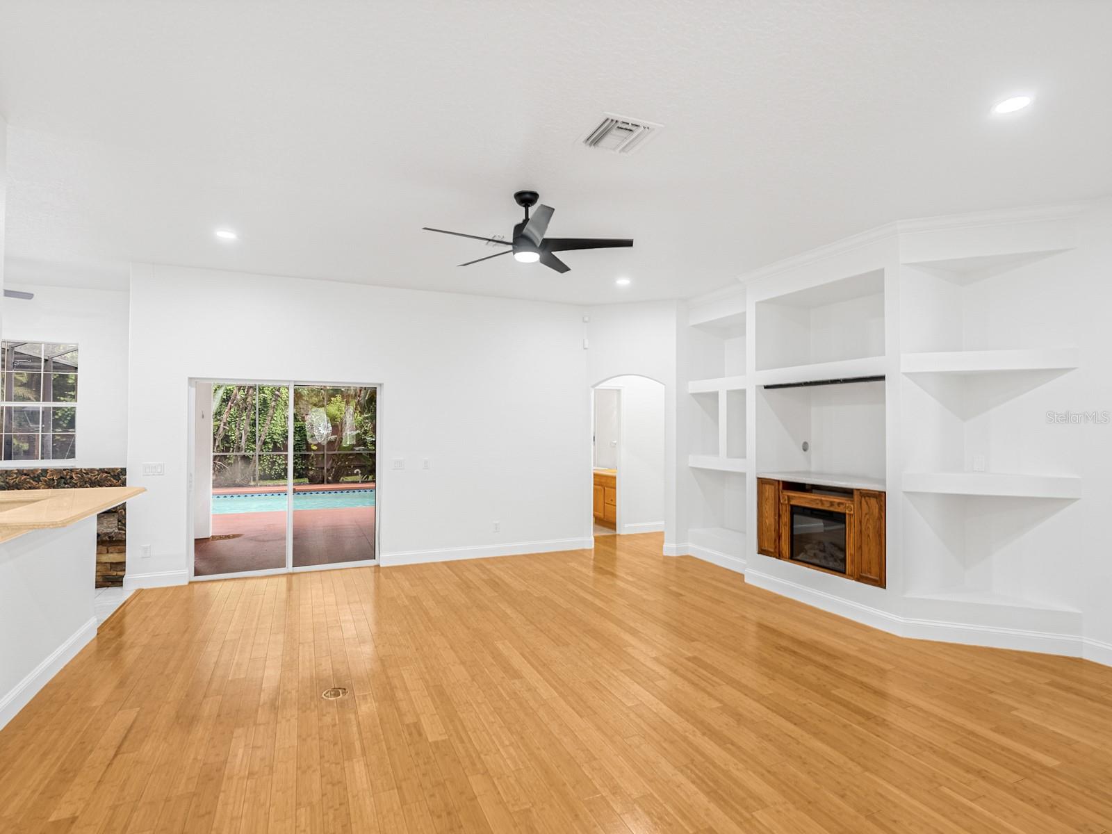 1670 Taylor Ridge Loop Property Photo 8