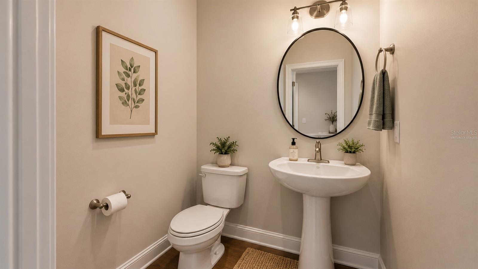 8724 Peachtree Park Ct Property Photo 9