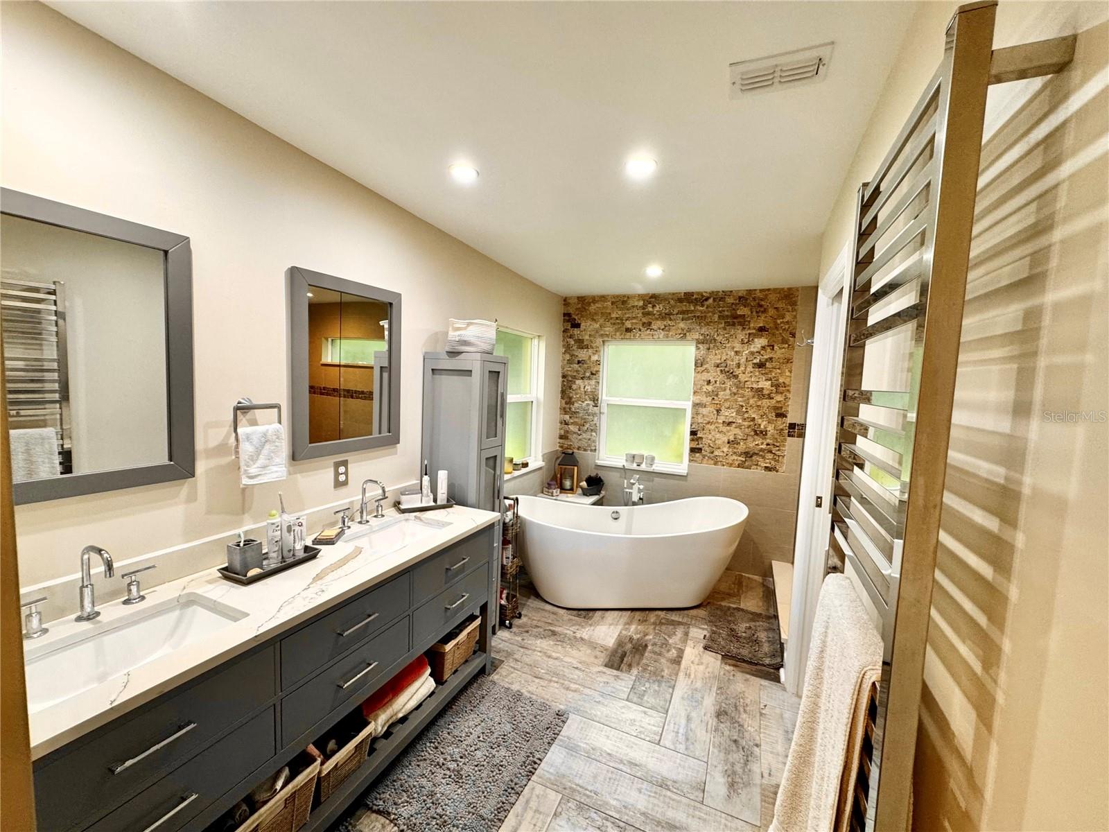 414 Timbercove Cir Property Photo 16