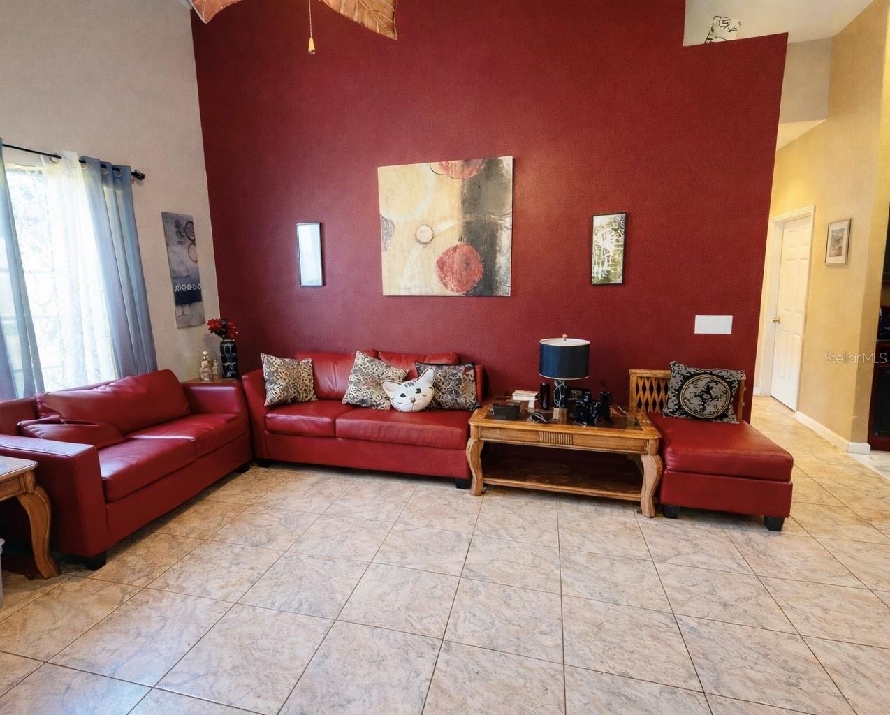 2082 Island Walk Dr Property Photo 5