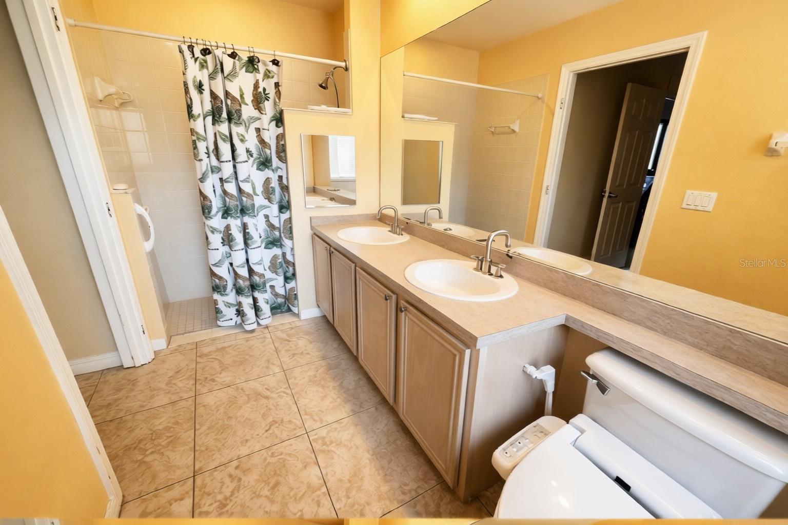 2082 Island Walk Dr Property Photo 11