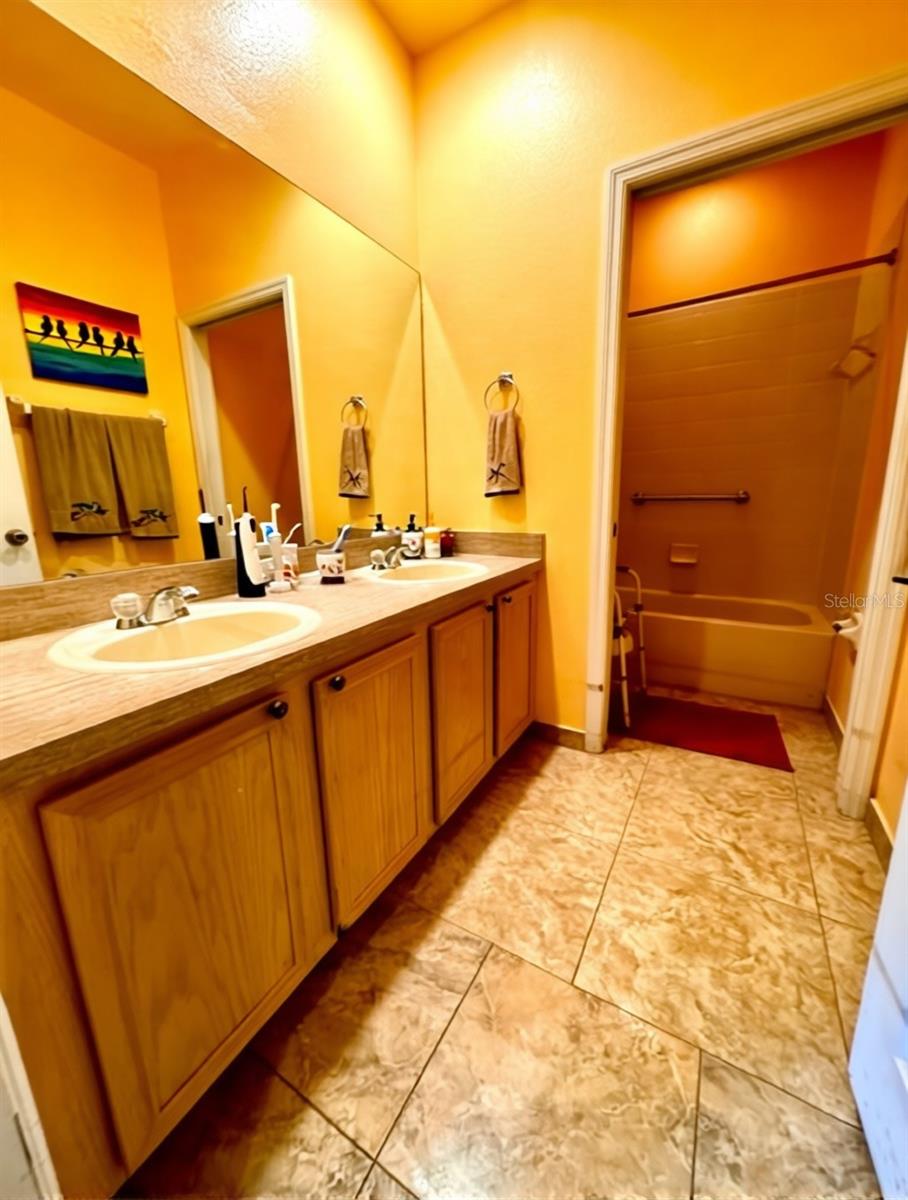 2082 Island Walk Dr Property Photo 14